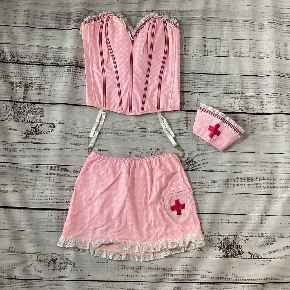 1807. Retro Pink Vinyl Nurse Costume NWOT Size Large 🩺